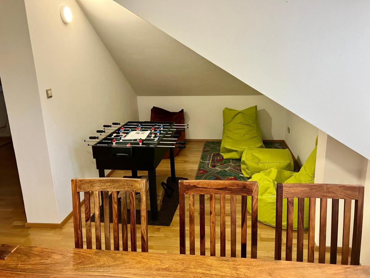 Sebastian Apartments Тршебонь Екстер'єр фото